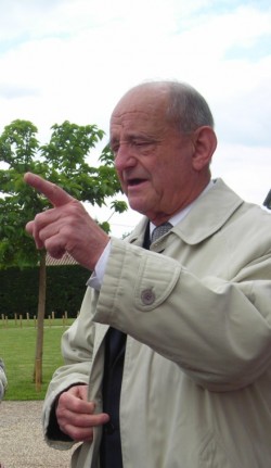 Pierre Barrau, en mai 2010 lors de son jubile de maire.jpg